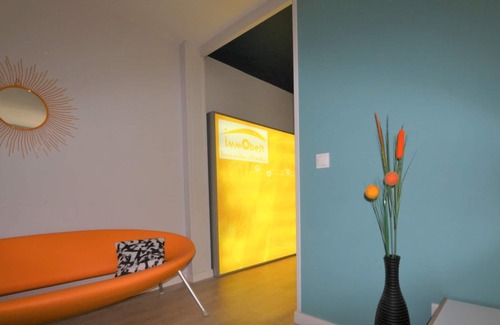 Albertville Condominio | Gran T2 confortable, decoración moderna y luminosa, con terraza cerca de la estación de tren.