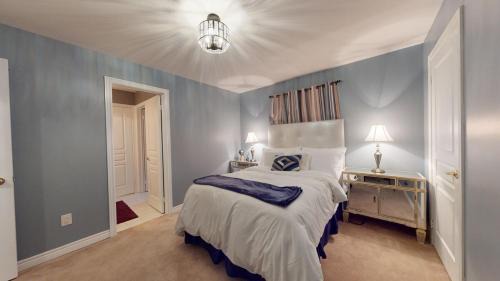 Oakville Casa | Large Comfy Family Home in Oakville