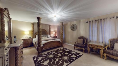 Oakville Casa | Large Comfy Family Home in Oakville