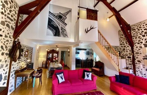 Saint-Nectaire Casa | Large Converted Barn, sleeps 8 , Games Room, 20 min Super Besse