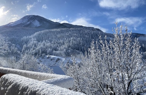 Colmars Chalet De Esquí | Large & Cosy Chalet in Alpes de Haute Provence, with chimney, piano & garden!