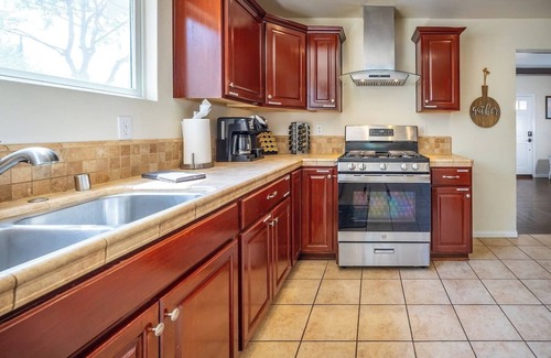 Downtown Riverside Casa | Large Craftsman blocks from Downtown Riverside!