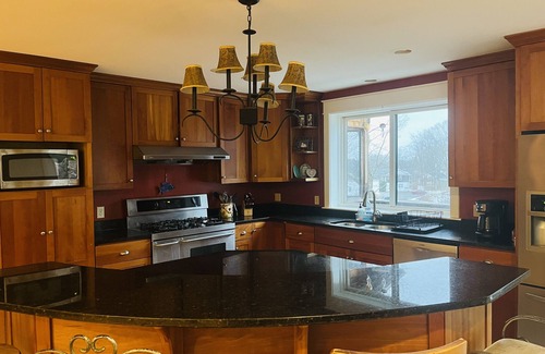 Cape Porpoise Casa | Large Custom Home with Hot Tub Sleeps 12