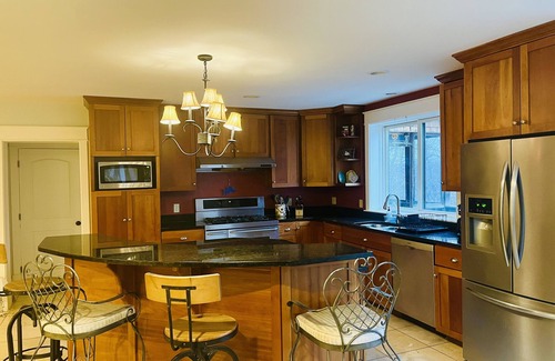 Cape Porpoise Casa | Large Custom Home with Hot Tub Sleeps 12