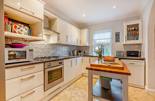 Shipton under Wychwood Cabaña | Large dog friendly holiday home - Myrtle House