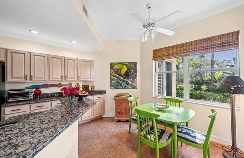 North Naples Condominio | Large Deluxe 2-bedroom Condo in Bay Forest Naples Minutes to Beach - 30 day min.