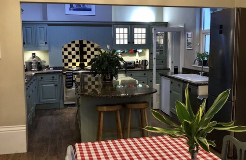 Portsmouth Casa | Large Detatched Victorian Villa in Southsea - 6 Bed 12 guests - for families