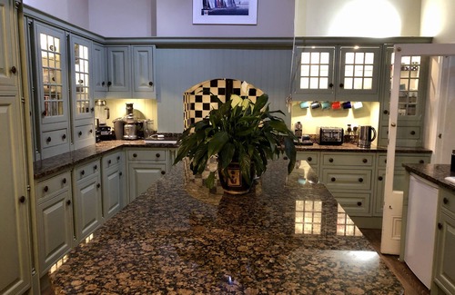 Portsmouth Casa | Large Detatched Victorian Villa in Southsea - 6 Bed 12 guests - for families