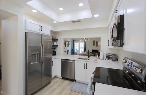 Biltmore Courts Condominio | Large Dog Friendly- All New-Golf Course View