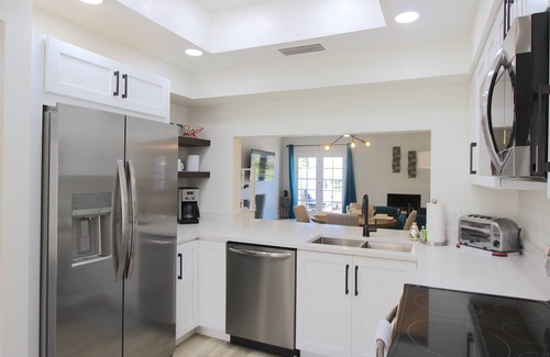 Biltmore Courts Condominio | Large Dog Friendly- All New-Golf Course View