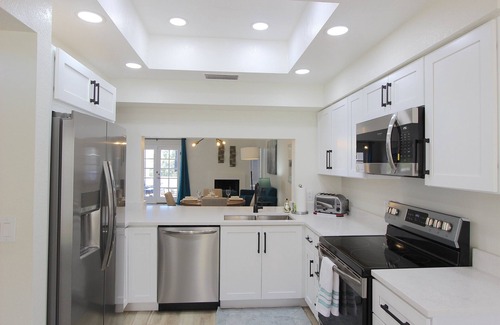 Biltmore Courts Condominio | Large Dog Friendly- All New-Golf Course View