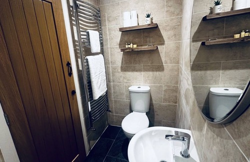 Holbeach Casa | King-Baño con ducha-Superior-Vista al patio