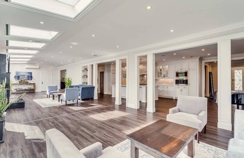 King Casa | Large Estate with Luxury Collection of Amenities