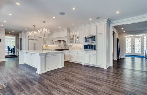 King Casa | Large Estate with Luxury Collection of Amenities