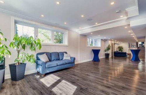 King Casa | Large Estate with Luxury Collection of Amenities