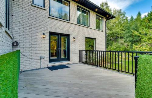 King Casa | Large Estate with Luxury Collection of Amenities