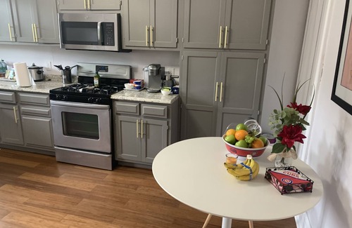 Pullman Casa | Large Executive Historic Row house in Historic Pullman