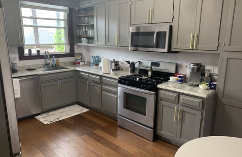 Pullman Casa | Large Executive Historic Row house in Historic Pullman