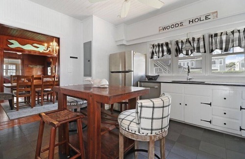 Falmouth Heights Casa | Large Falmouth Heights Home Sleeps Up to 17 RPAM030