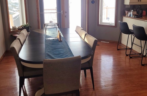 Bellevue Casa | Large Fam Friendly Home - Hot Tub- Air Conditioning - Game Room - Child Friendly
