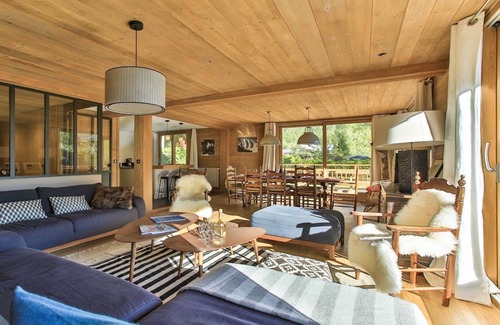 Les Tines Chalet De Esquí | Large family chalet in Chamonix