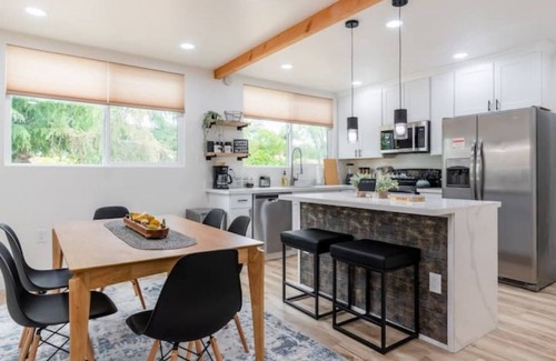Concord Casa | Large families/friends group: 6 bedroom w/3 bathrooms