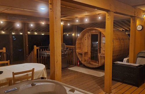 Hyak Chalet De Esquí | 4 PISTAS DE ESQUÍ, PISTAS DE SENDERISMO, LAGOS, REUNIÓN FAMILIAR, CORPORACIONES Y MÁS