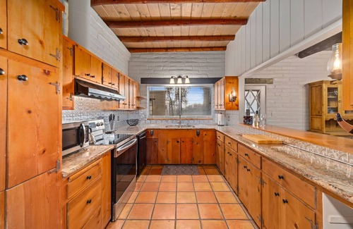 Tanque Verde Casa | Large Families, Resort-Style Pool Solana #5