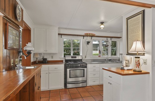 King City Casa | Beach Cottage en el pueblo con piscina privada