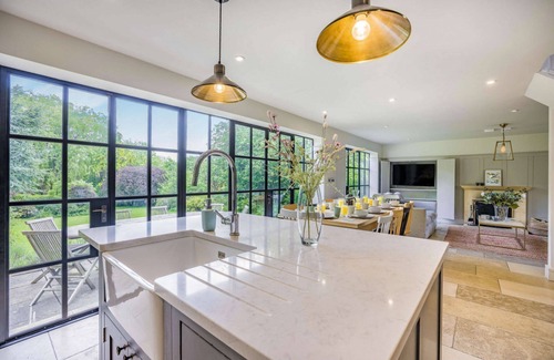 Longborough Cabaña | Large family friendly holiday home in the Cotswolds - Willows House