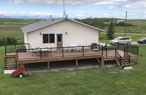 Cardston County Casa | Large, Family Friendly Country Full house near Waterton and Cardston