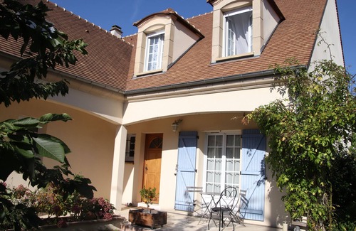 Taverny Casa | Large family home 30 minutes from Paris and the Stade de France