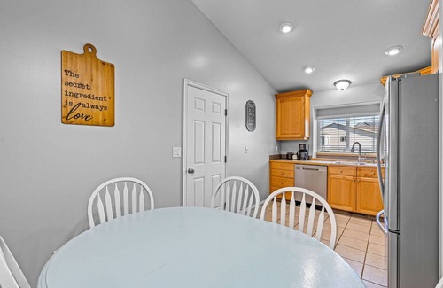 Clearfield Casa | Large family home close to HAFB/Lagoon water park