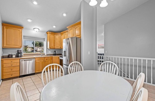 Clearfield Casa | Large family home close to HAFB/Lagoon water park
