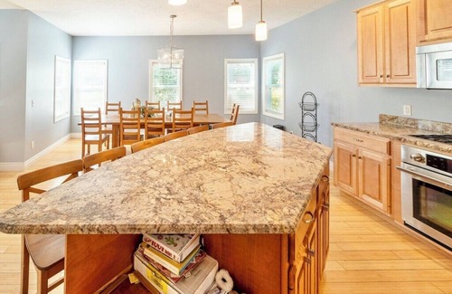 Glenn Haven Shores Casa | Large Family Home in South Haven - Private lake Access, Hot Tub, Sunroom & Patio
