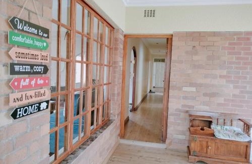 Greater Johannesburg Metropolitan Area Casa | Large Family Home-Neighboring Northcliff and Greymont