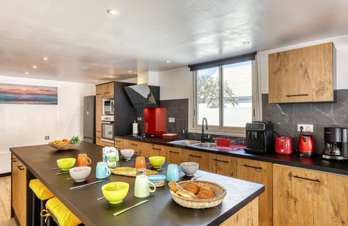 La Possession Casa | Gran casa familiar con juegos y terraza cerca de Saint-Denis