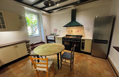 Locquenole Casa | Large family home with sea view over Morlaix Bay,
