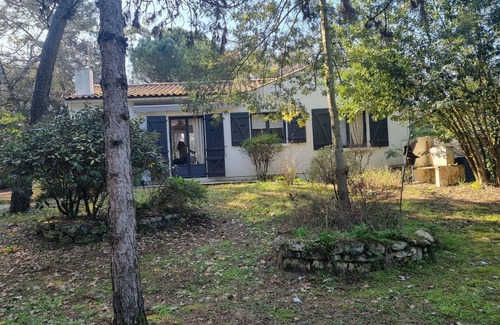 Saint-Pierre-d'Oleron Casa | Large family house, large garden in an oyster site close to the beach