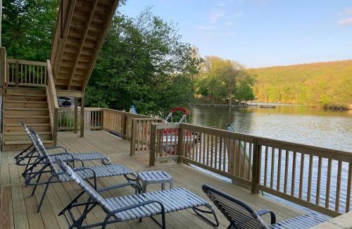 West Milford Casa | Large family house on the lake