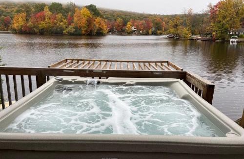 West Milford Casa | Large family house on the lake