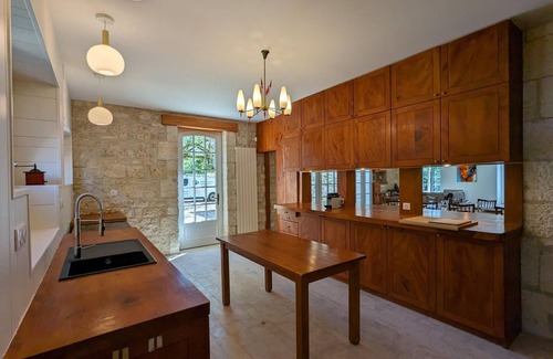 Pranzac Cabaña | Gran casa familiar con piscina climatizada, wifi y parking en Pranzac
