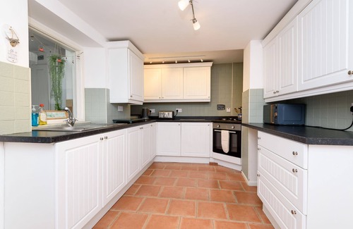 Pelynt Casa | Large family property with parking. Close to Looe town centre.