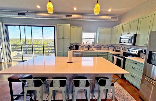 Burnet Casa | Large Family Villa w/Game Room~Pickleball~Firepit