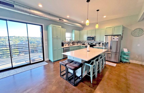 Burnet Casa | Large Family Villa w/Game Room~Pickleball~Firepit