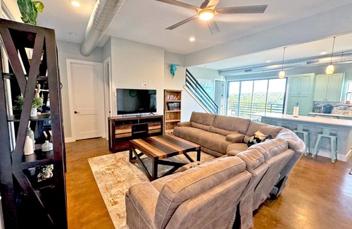 Burnet Casa | Large Family Villa w/Game Room~Pickleball~Firepit