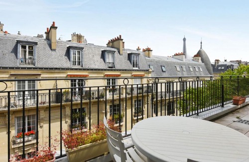 Passy Apartamento | Large flat for 4 people with terrace and view on the Eiffel Tower