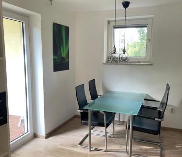 Oberwiesenfeld Apartamento | Large flat with WIFI and parking