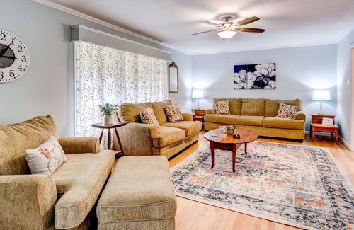 Rock Hill Casa | Large four bedroom in a quiet neighborhood.
