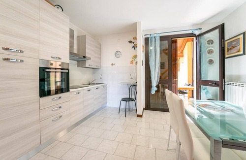 Lido degli Estensi Apartamento | LARGE FOUR-ROOM APARTMENT FOR RENT ON TWO LEVELS - IN LIDO ESTENSI - WITH TERRACE